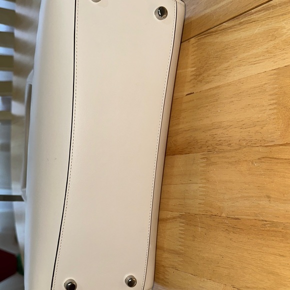 Coach NWOT Beige Satchel Bag Missing Crossbody Strap - Picture 8 of 11